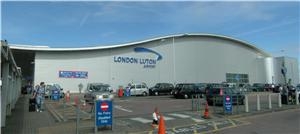 Luton Airport raises �36,000 for hospice